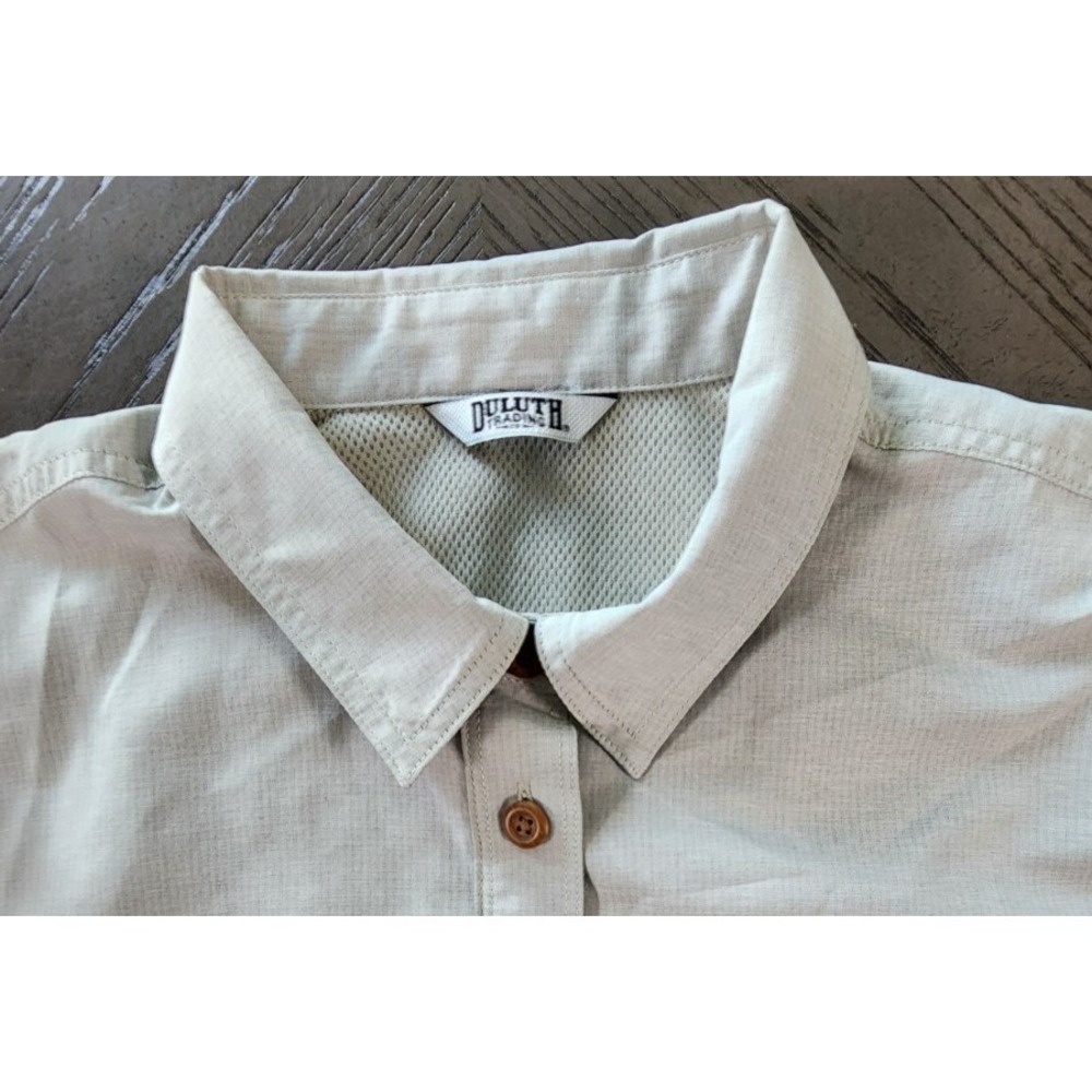 Duluth Trading Co Womens Long Sleeve Vented Back Hiking Shirt Khaki Gray - Picture 2 of 5